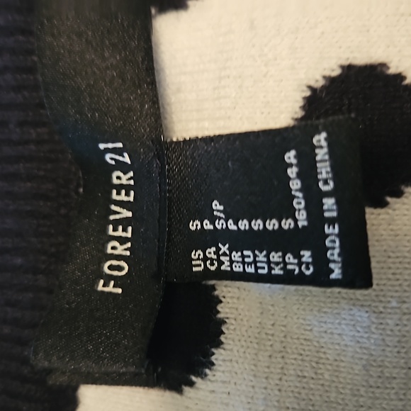 EUC Forever 21 Cropped Short Sleeve Sweater- Size S - Picture 4 of 4